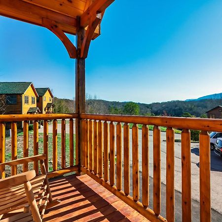 Full Equipped Cabin With A Pool And Game Room Smokies Views Gatlinburg Exterior photo