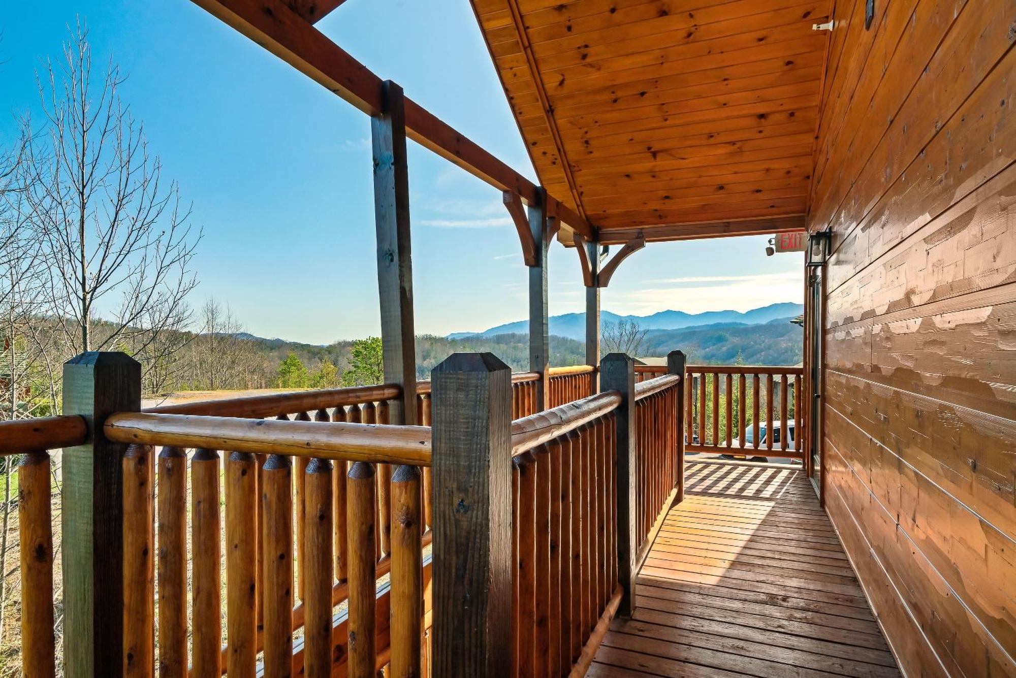 Full Equipped Cabin With A Pool And Game Room Smokies Views Gatlinburg Exterior photo