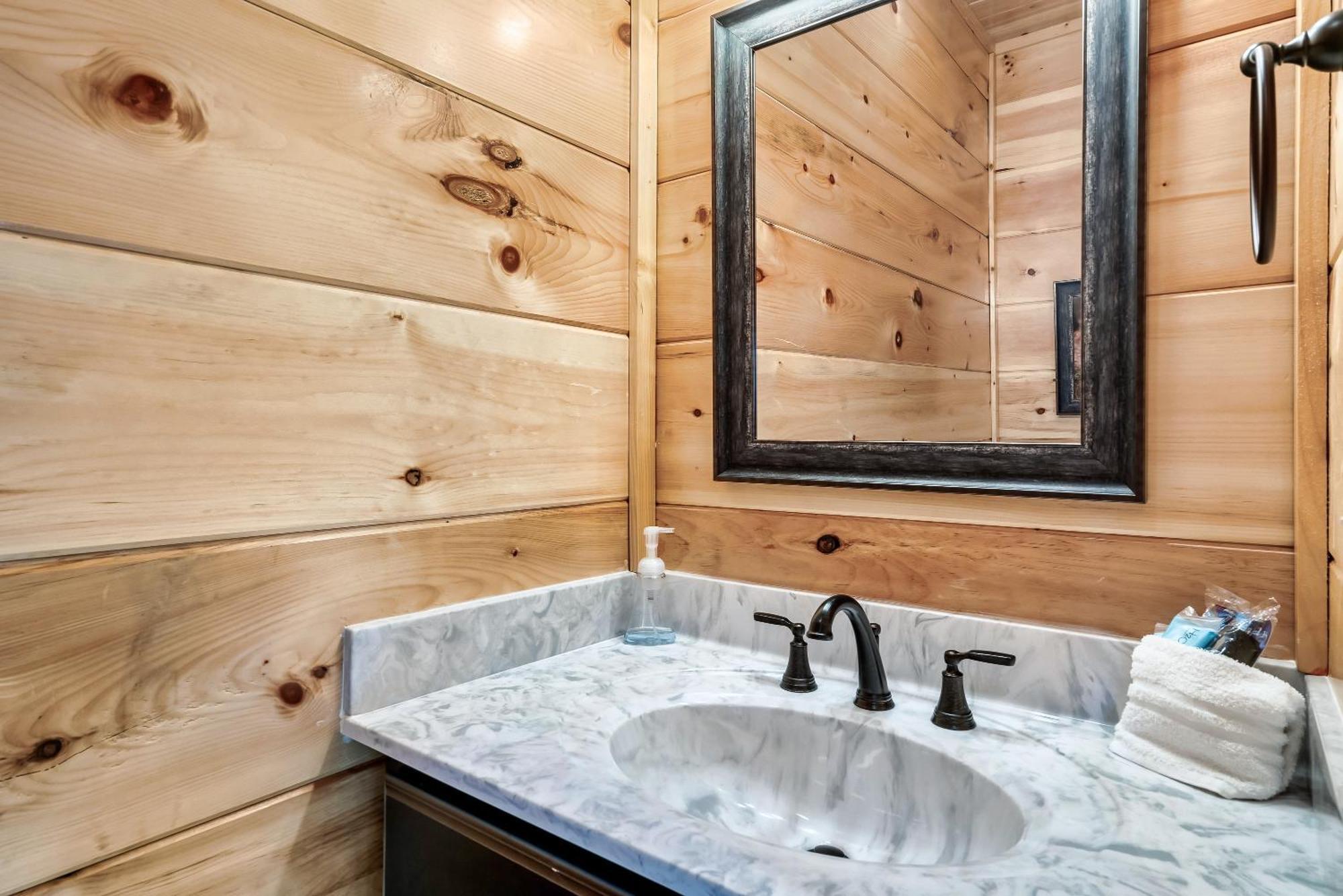Full Equipped Cabin With A Pool And Game Room Smokies Views Gatlinburg Exterior photo